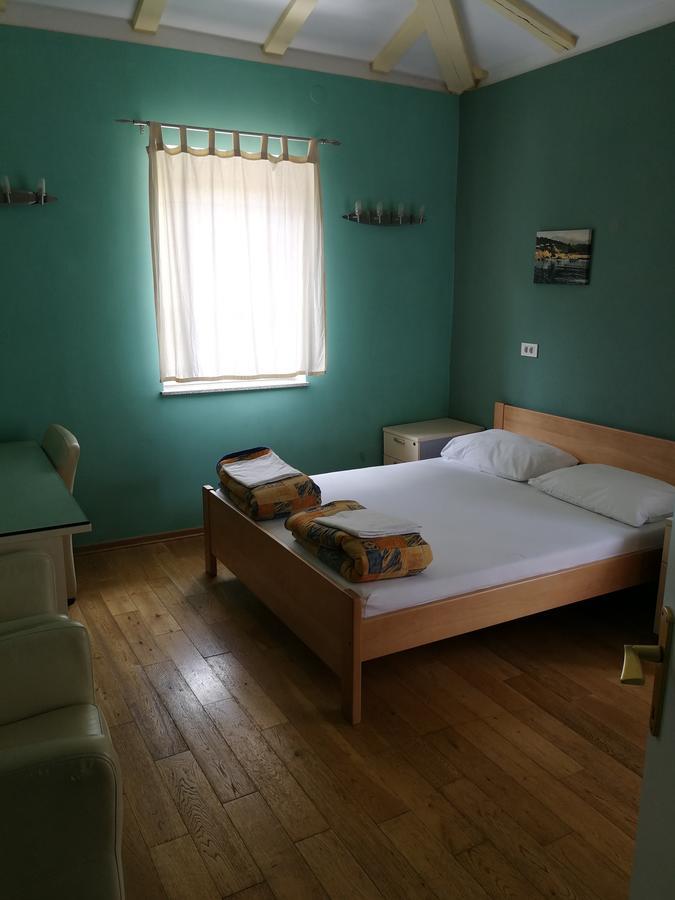 Apartments Zlatko Delic Ika Ngoại thất bức ảnh